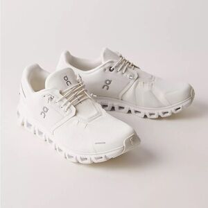 On Cloud 6 Sneakers size 8 women